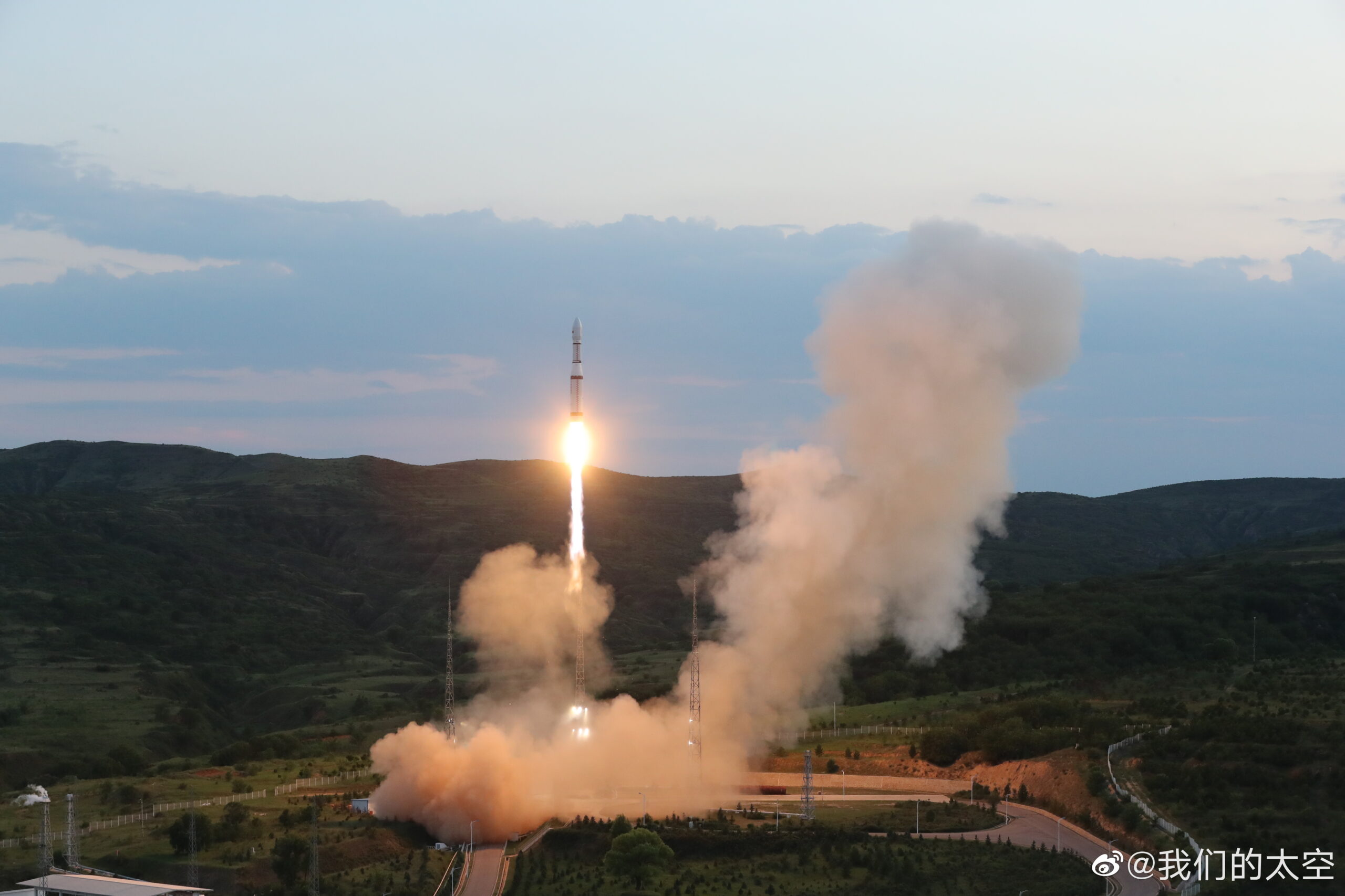 China’s Long March 6 launches five satellites