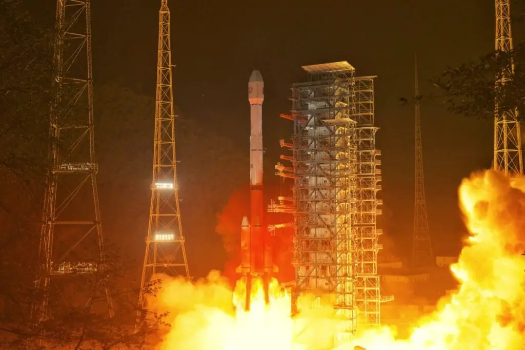 China’s Chang Zheng 3B launches Fengyun 4B weather satellite