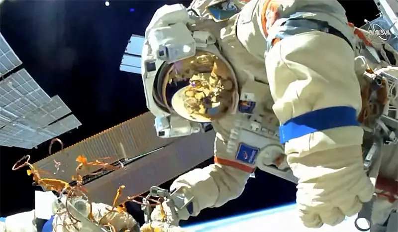 Russian spacewalkers begin outfitting new lab module