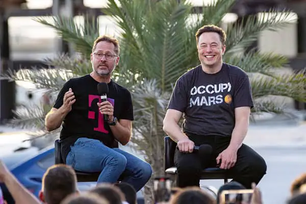 SpaceX and T-Mobile send first texts via Starlink satellites