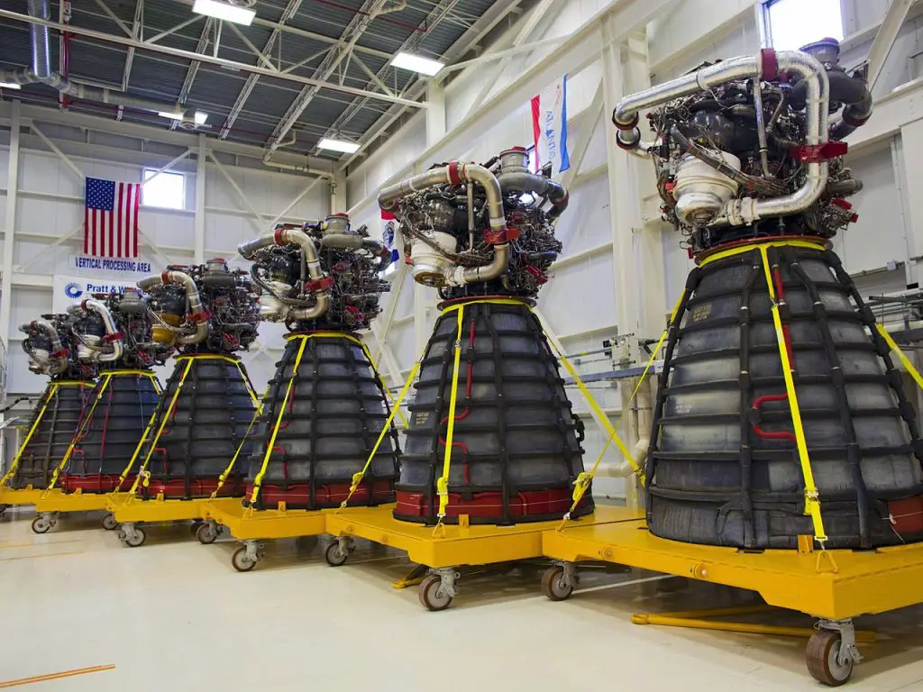 Weirdly, a NASA official says fixed-price contracts do the agency “no good”