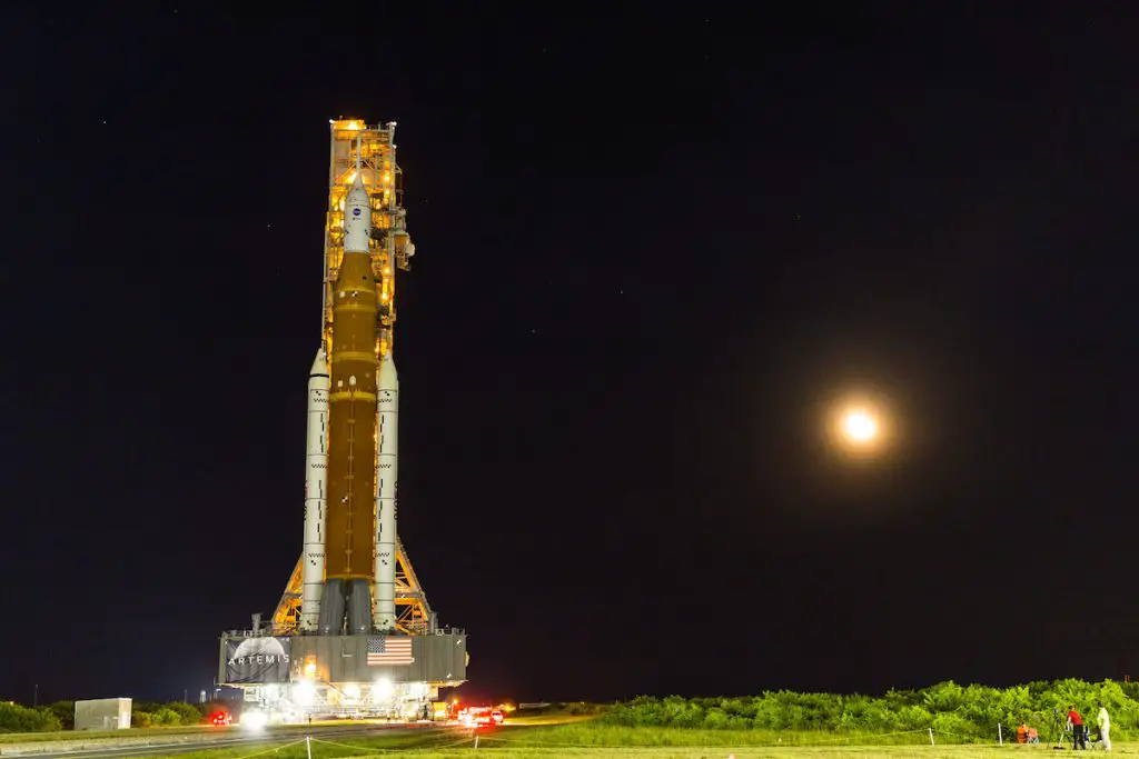 Photos: SLS moon rocket rolls to launch pad