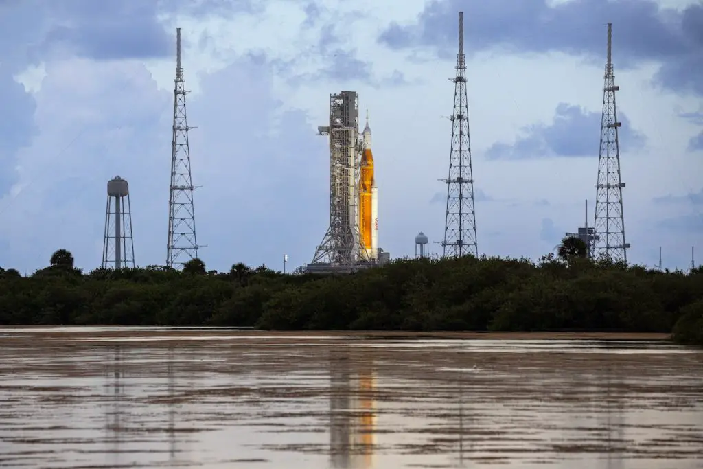 NASA to repair Artemis 1 moon rocket’s leaky hydrogen connector at launch pad