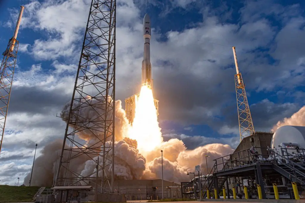 Atlas 5 rocket completes high-altitude tandem satellite delivery for SES