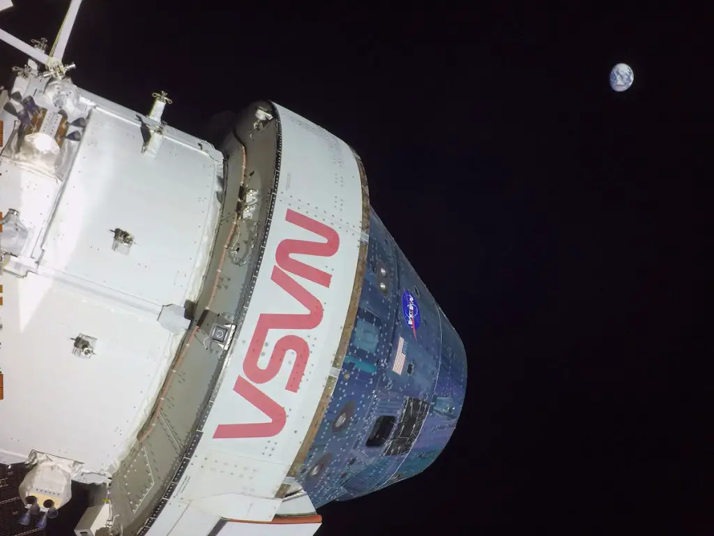 Orion capsule enters distant retrograde orbit, breaks Apollo distance record
