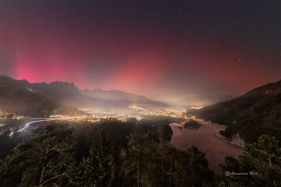 A New Year’s Aurora and SAR Arc
