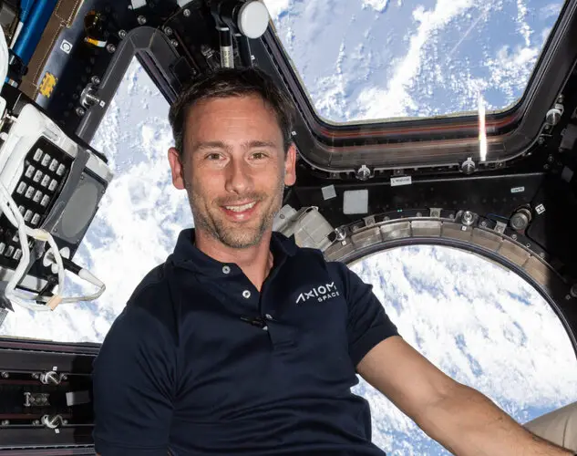 Watch live: Sławosz Uznański-Wiśniewski returns to Earth