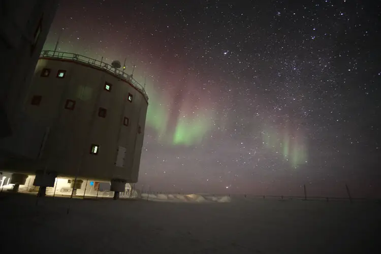 Aurora Australis over Concordia station