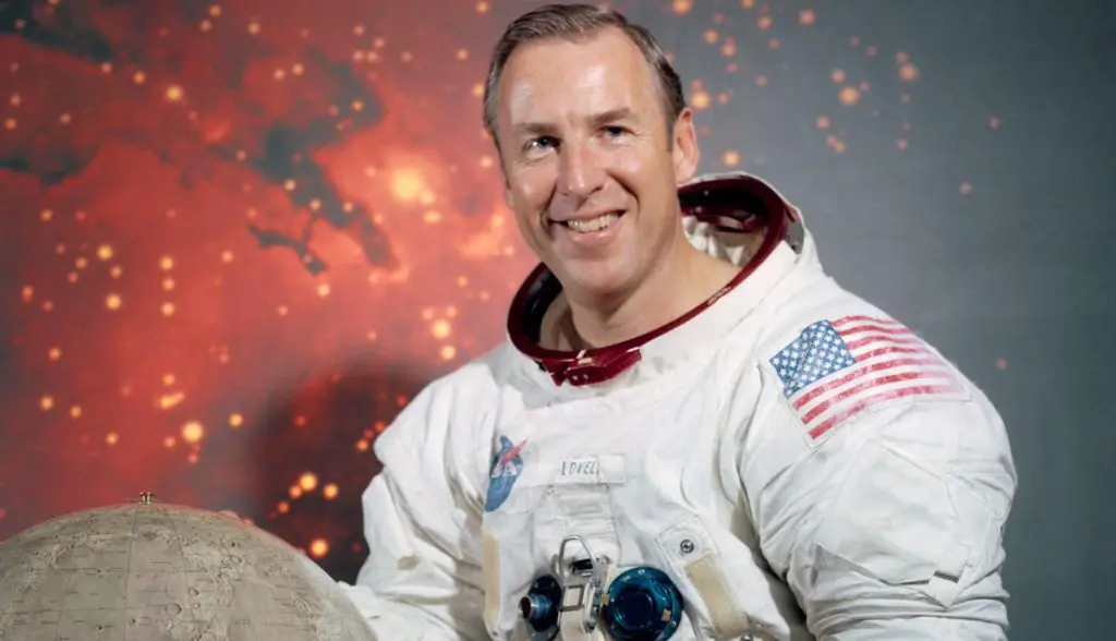 Legendary Apollo 13 Commander Jim Lovell Dies at 97