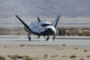Dream Chaser Slips to End of 2026 for Free-Flyer Demo Only