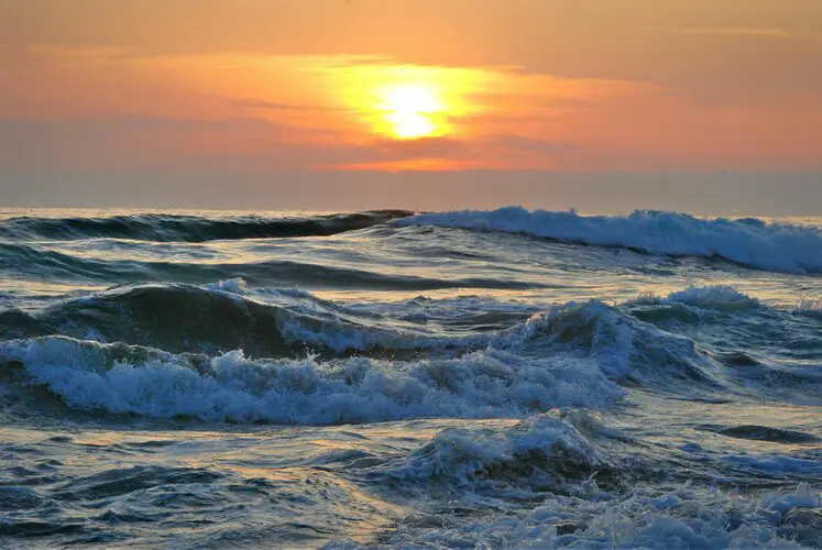 Satellites reveal the power of ocean swell