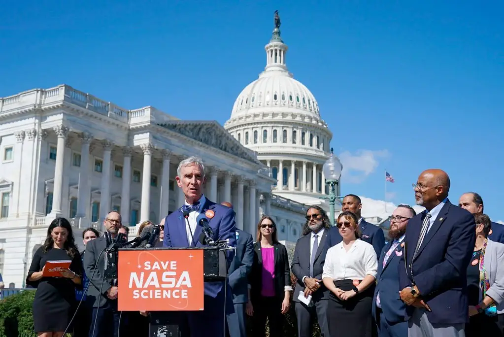 As shutdown continues, science community keeps focus on long-term budget concerns