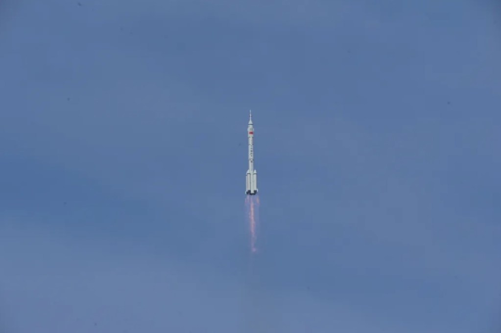 Shenzhou-22 docks at Tiangong space station, resolving human spaceflight emergency