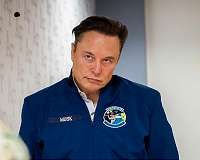 xAI sees key staff exits, Musk promises moon factories