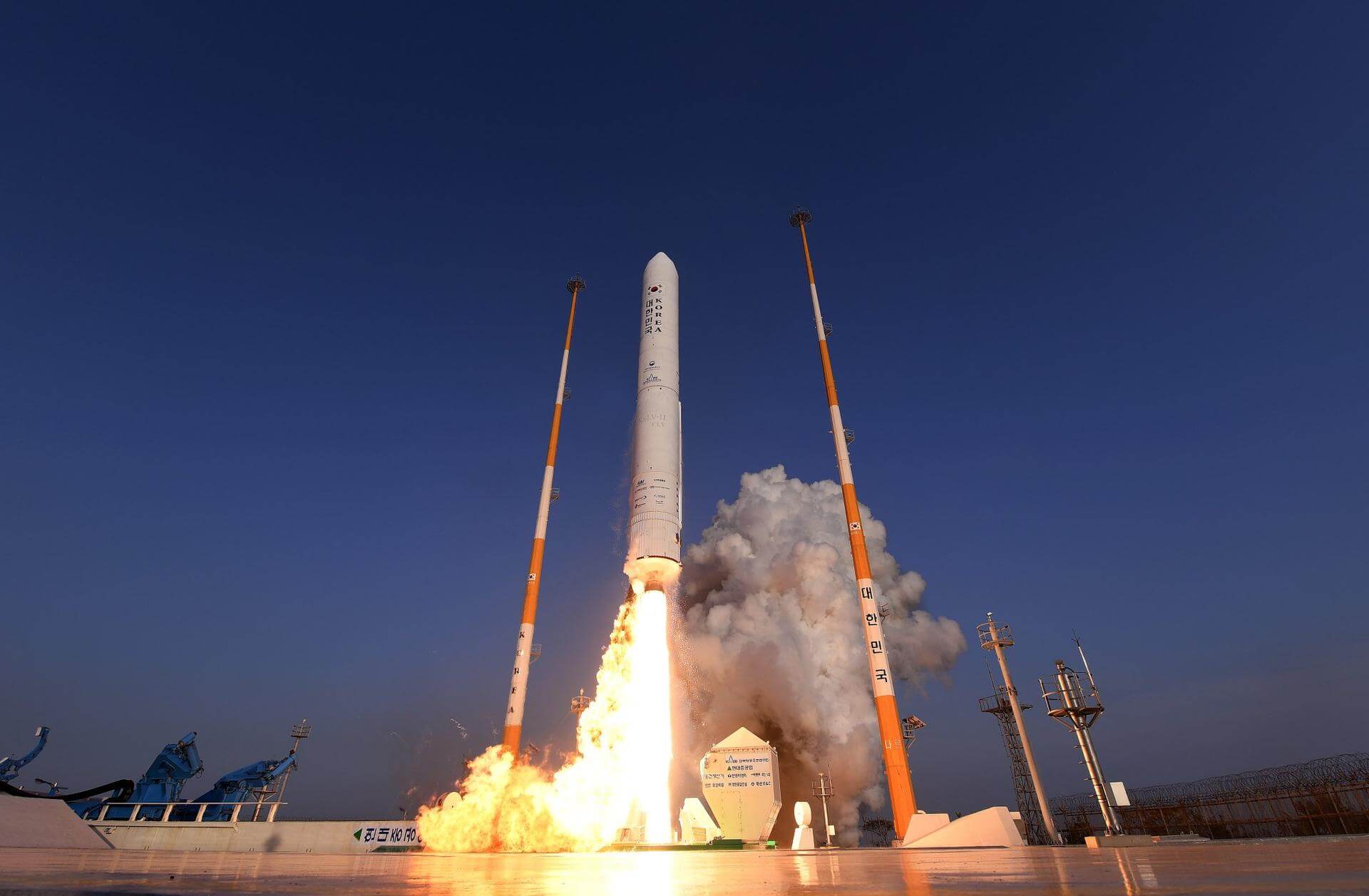 Kslv Mask Korea Aerospace Research Institute Test Flight KSLV-2-TLV Rocket Launch