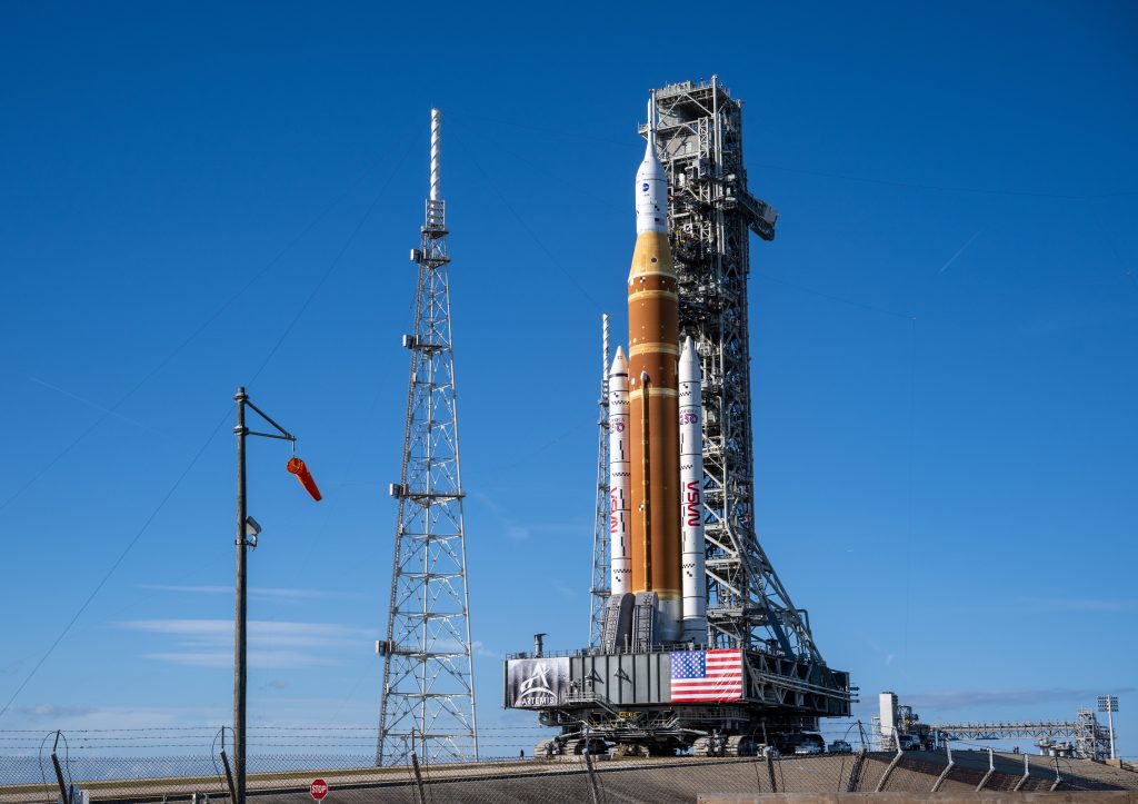 Artemis II Daily Mission Status Briefing (April 5)