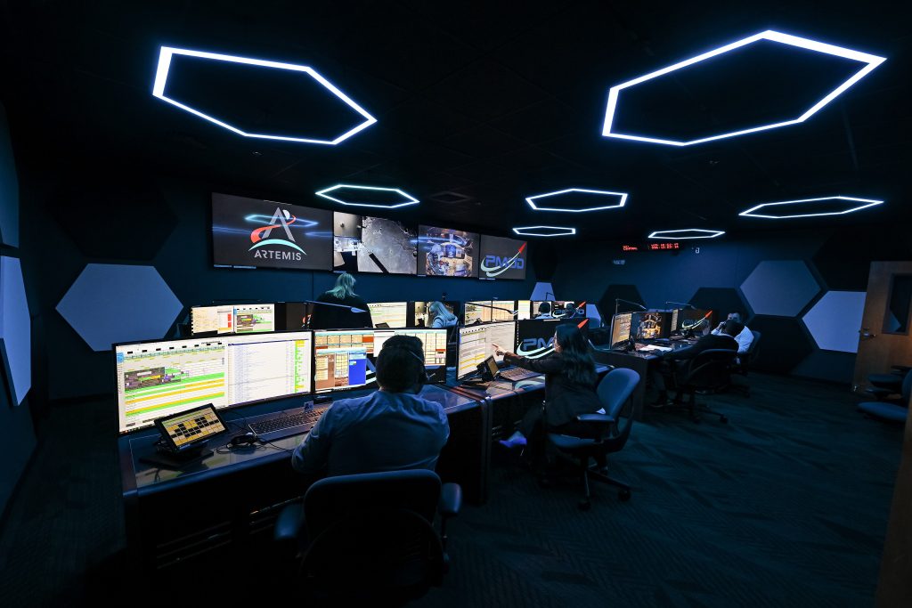 Twin NASA Control Rooms Support Artemis Safety, Success