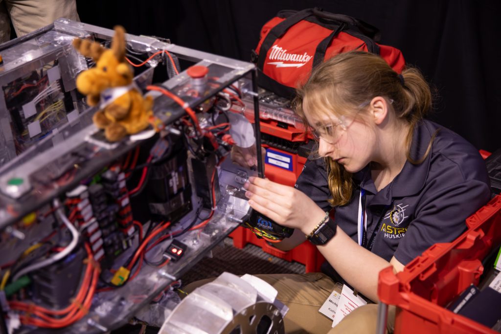 Students Build Moon Robots for NASA’s 2026 Lunabotics Challenge