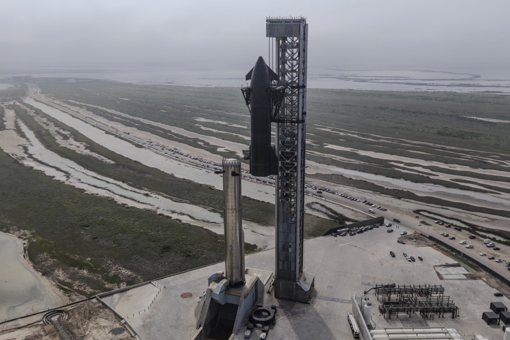 SpaceX files for IPO