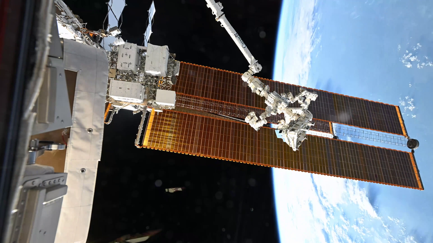 Robotics at work: Dextre and Canadarm2