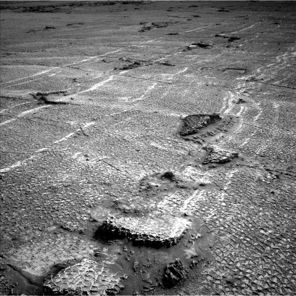 Curiosity Blog, Sols 4927–4933: Let’s Drive to That Smooth Area