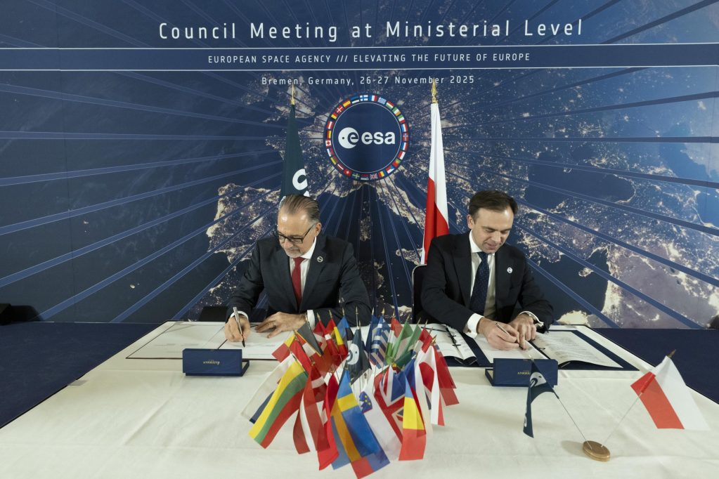Poland to host new ESA center as government boosts investments in space