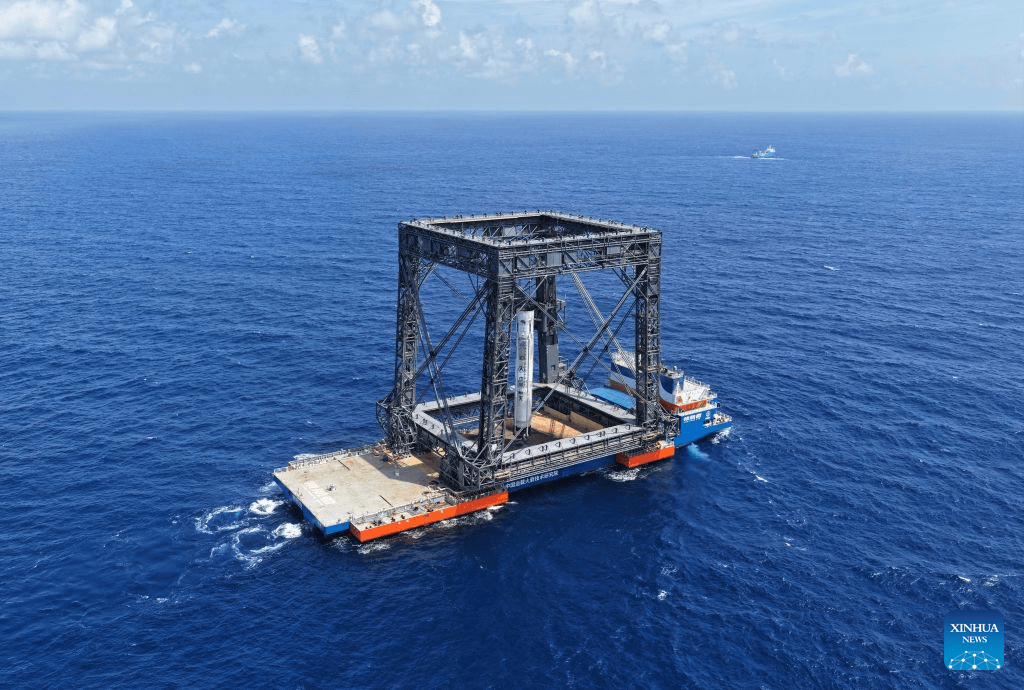 China Launches and Catches Long March 10B