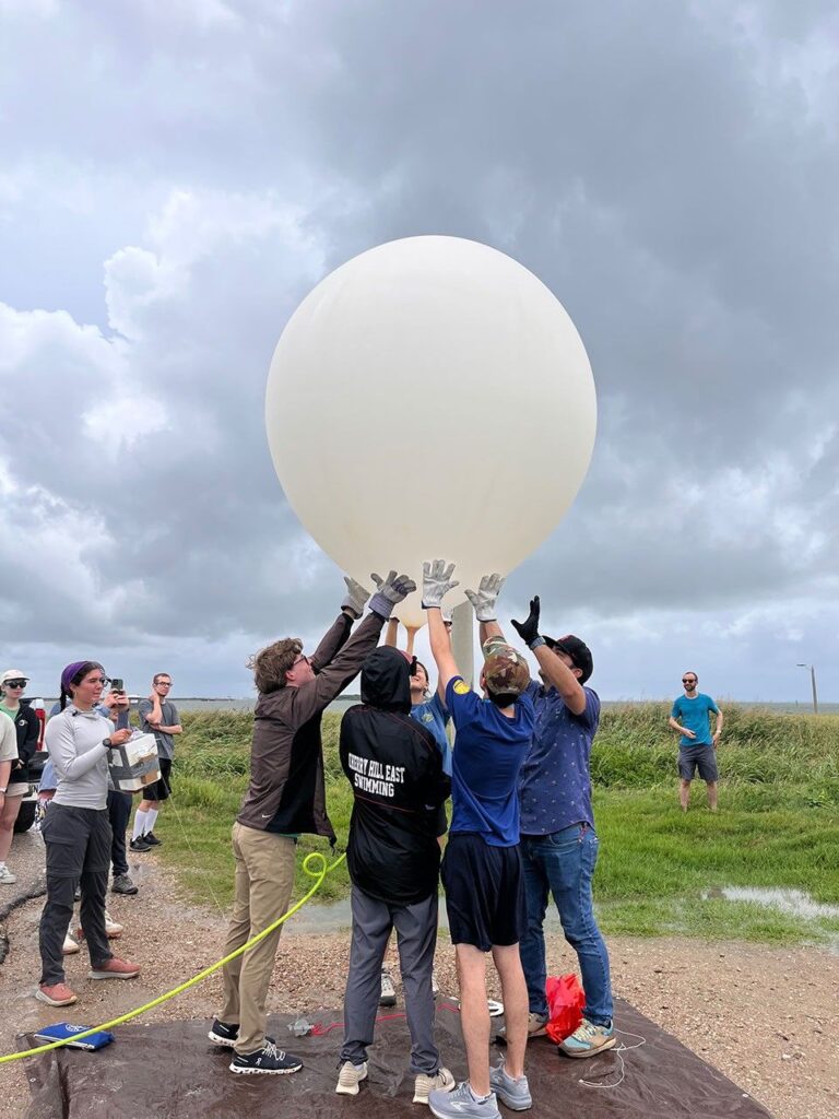 Students Take on Airborne Field Research with NASA