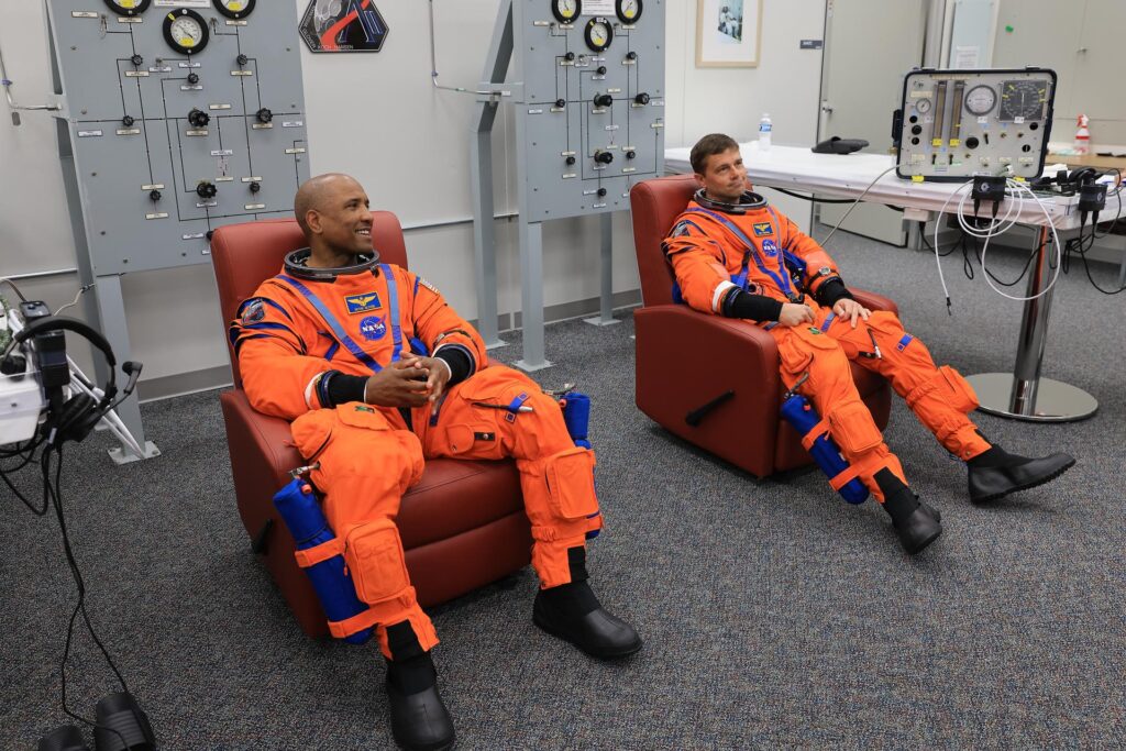NASA Names Two Artemis II Astronauts to Emeritus Program
