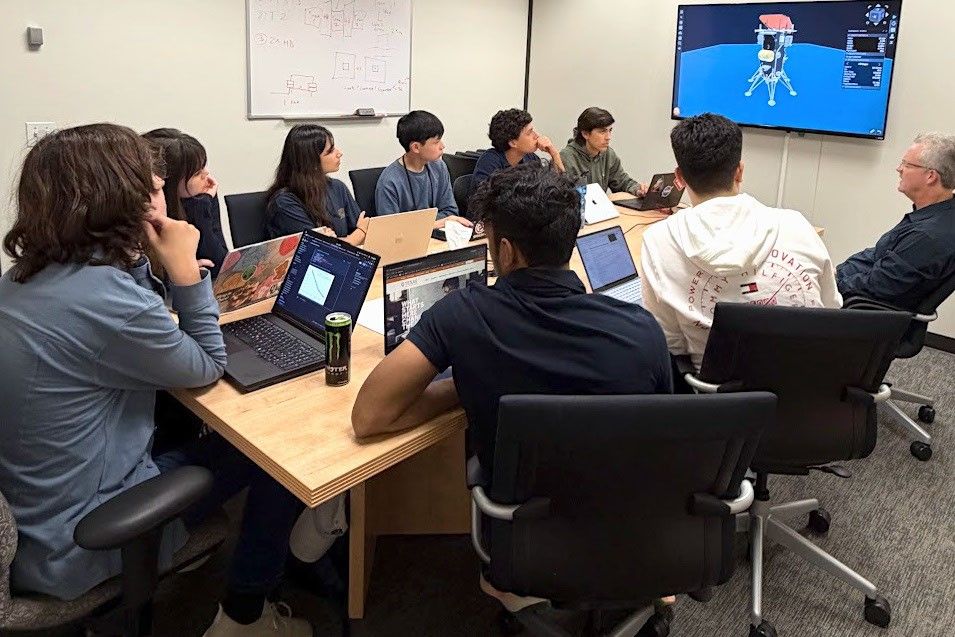 NASA SEES Interns Tackle Real-World Challenges in Lunar Exploration