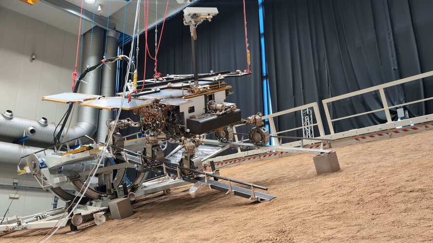 ExoMars rover twin rehearses first drive