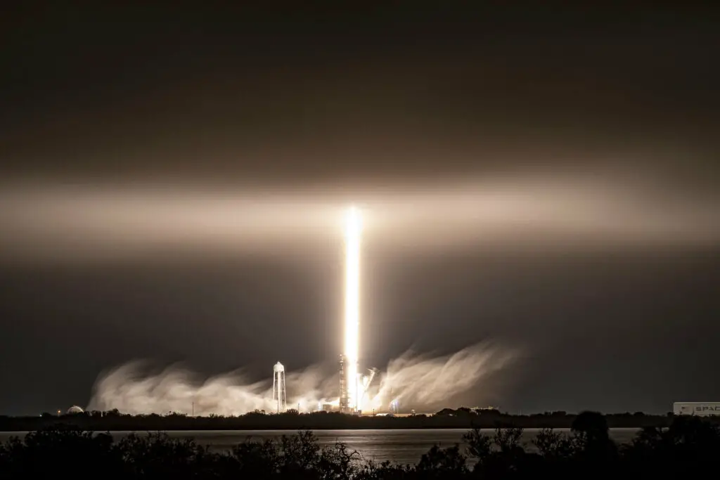 A Falcon 9 rocket making an uncontrolled re-entry looked like an alien armada