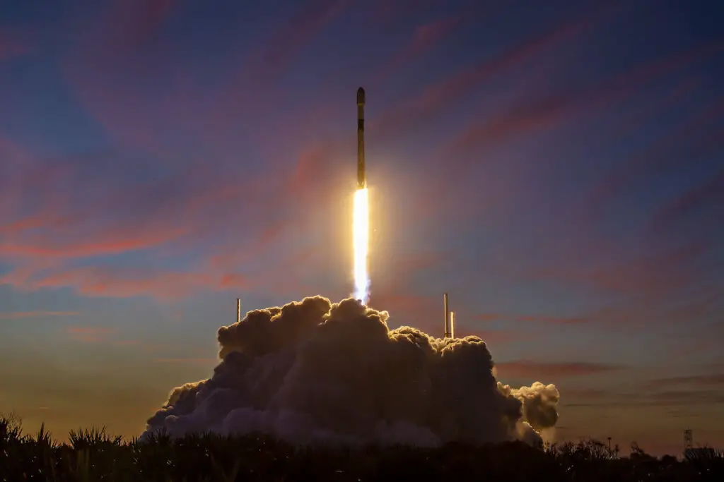 Italian radar satellite rides SpaceX rocket into polar orbit