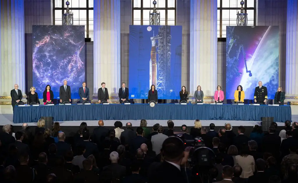 National Space Council meeting emphasizes international cooperation