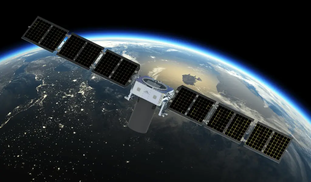 Raytheon rethinks strategy to compete in military satellite market