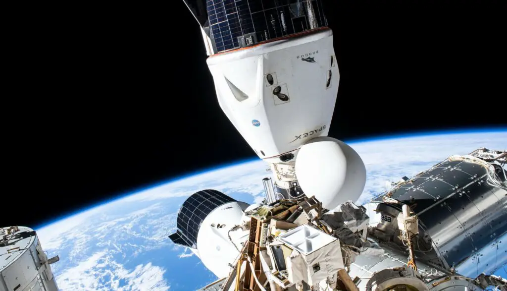 SpaceX Crew Dragon to perform first space station “flyaround” in November