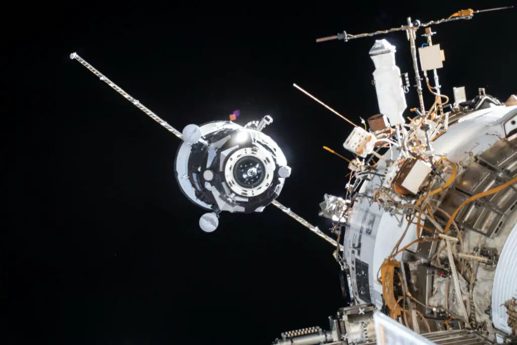 Roscosmos discusses ISS withdrawal strategy and new space station for mid-2020s