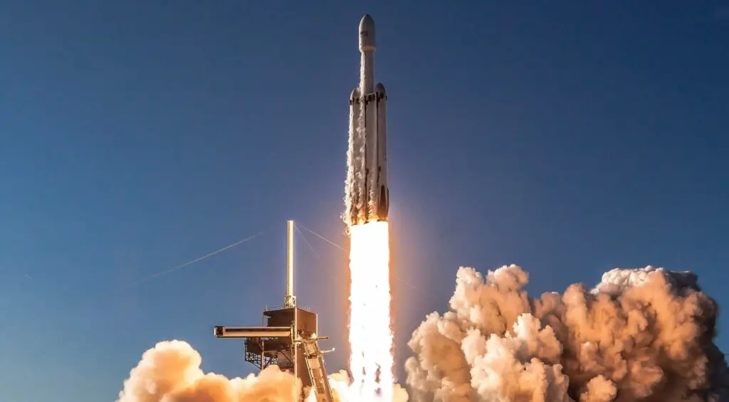 SpaceX schedules first Falcon Heavy launch in two years in early October