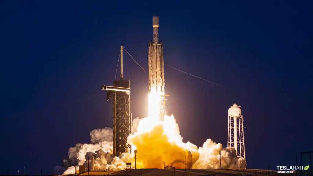 SpaceX aims to launch Falcon Heavy and two Falcon 9 rockets this week