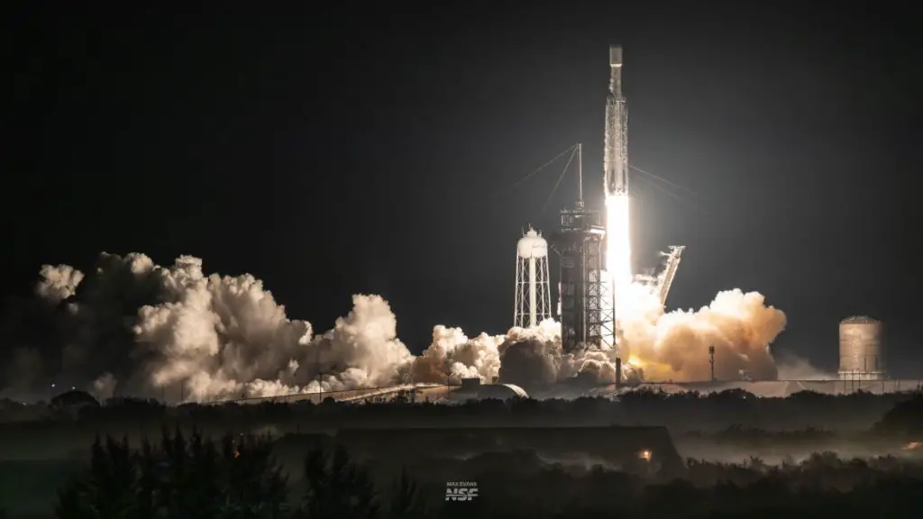 Falcon Heavy launches USSF-52 spaceplane