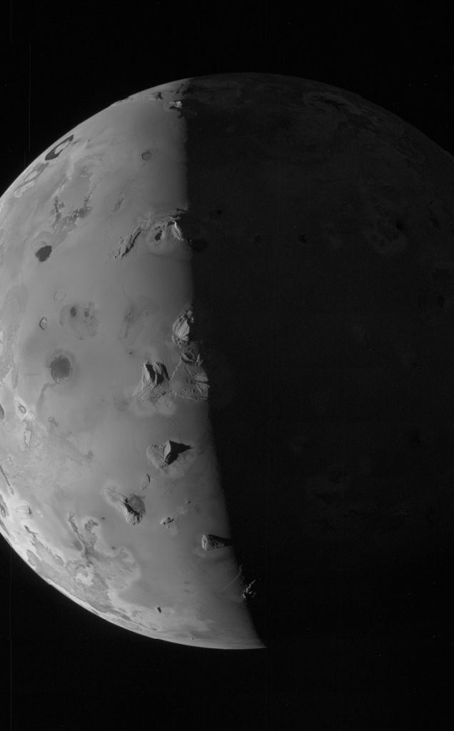 Juno makes its first ultra-close flyby of the volcano-covered moon Io