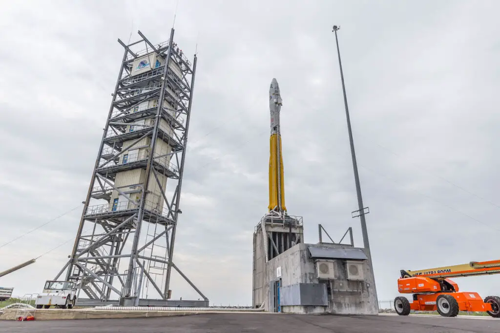 Photos: Minotaur 1 rocket stands on launch pad in Virginia