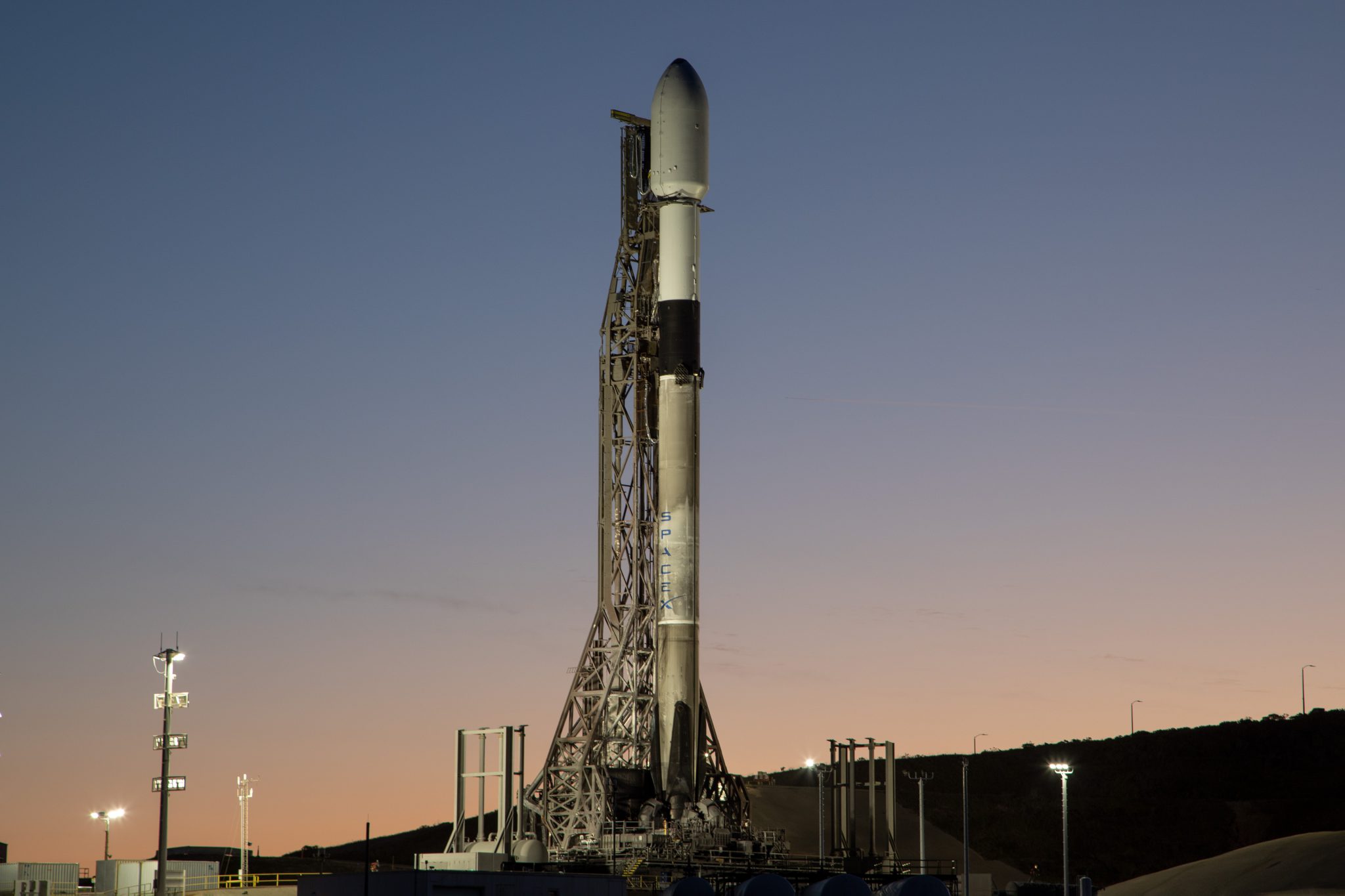 SpaceX secures new contracts worth 733.5 million for national security