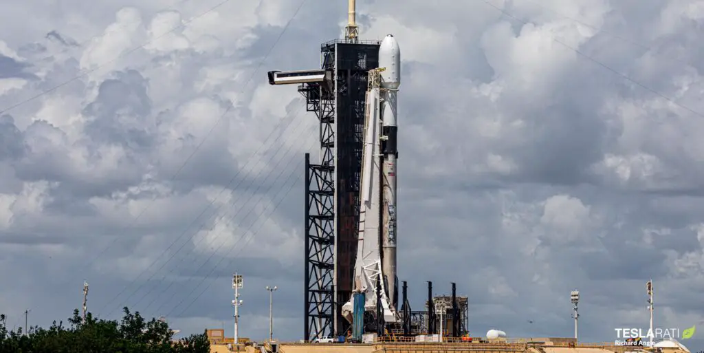 SpaceX readies 4th Falcon 9 booster for 10th launch and landing [webcast]