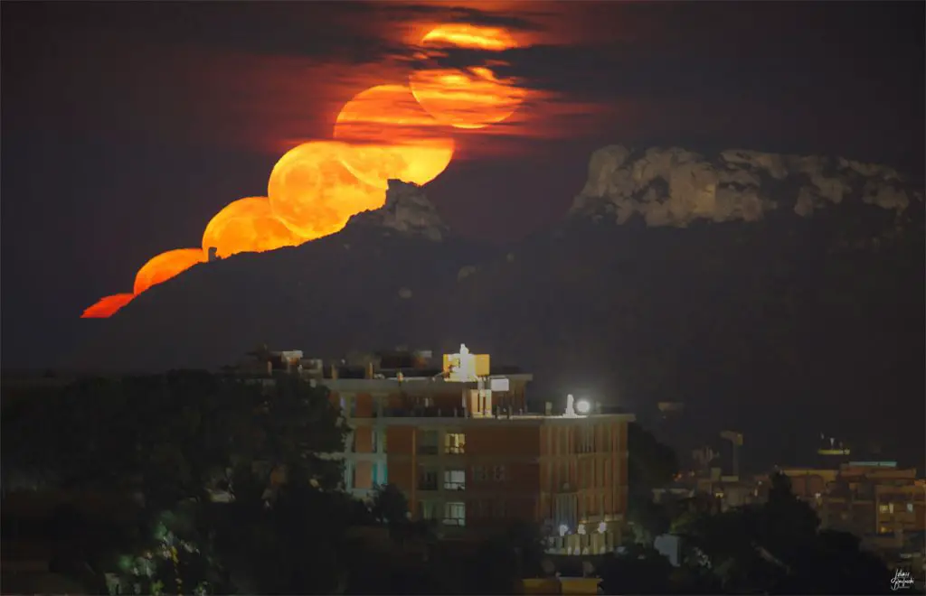 Strawberry Supermoon Over Devil’s Saddle