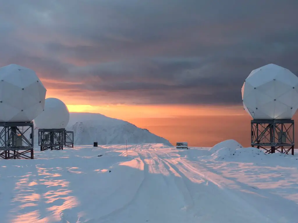 Hughes and OneWeb get U.S. Air Force contract for Arctic broadband