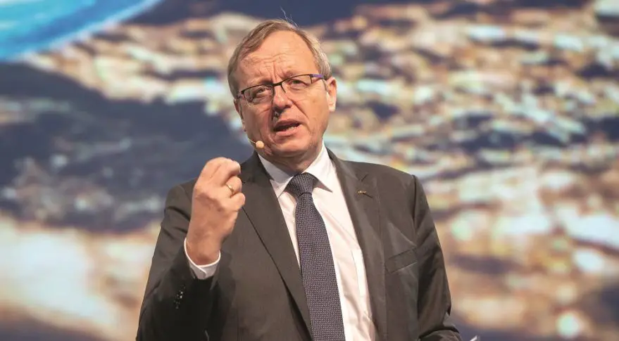 ESA director general to retire early