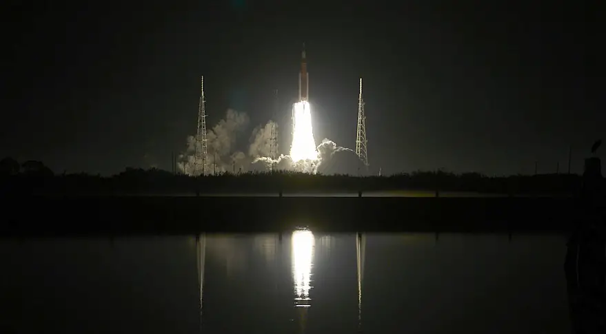 SLS launches Artemis 1 mission