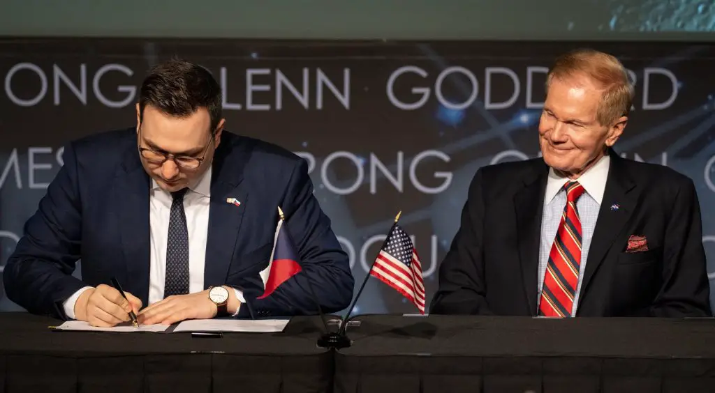 Czech Republic signs Artemis Accords