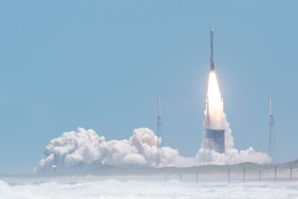 Atlas 5 rocket launches infrared missile detection satellite for U.S. Space Force